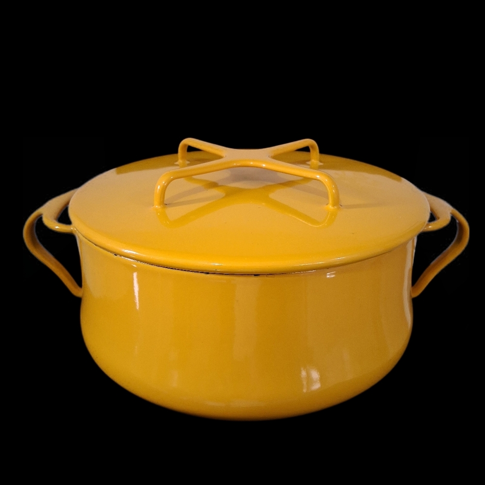 Dansk 2 Qt Kobenstyle Enamel Dutch Oven Casserole w/Lid Trivet
